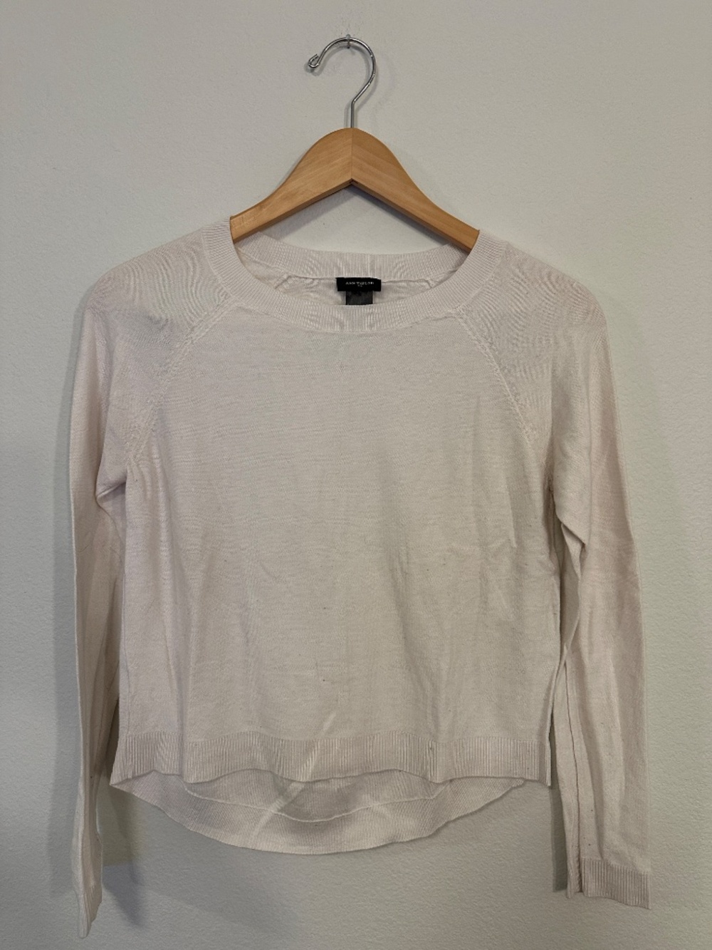 Ann Taylor White Crewneck Raglan Sweater Size M Good Used Condition
